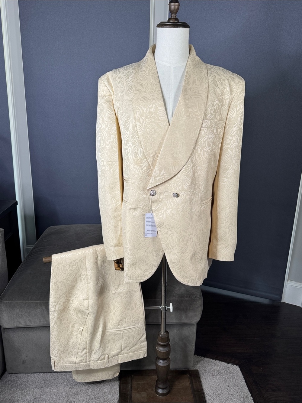 Men’s Cream Patterned Formal 2 Piece Tuxedo Suit Shawl Lapel 48 Jacket 46 Pants